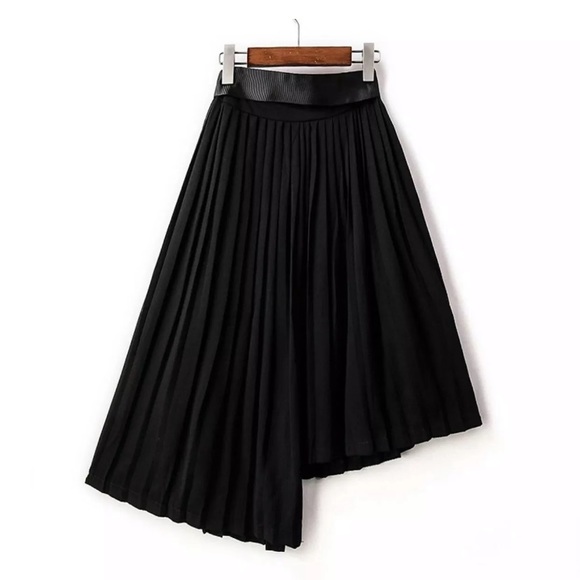 Black Irregular Skirt Size:S - Picture 2 of 6
